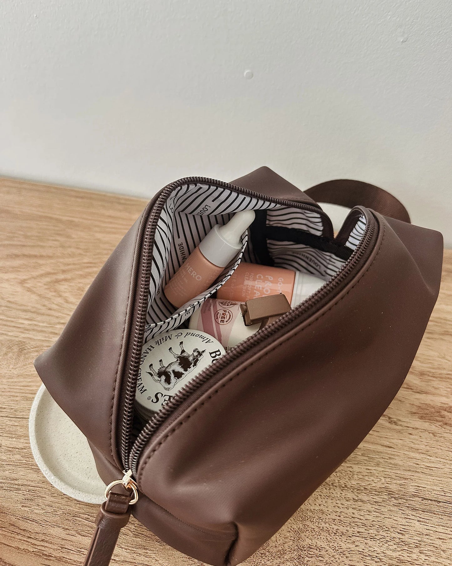 Louenhide Xena Cosmetic Case - Chocolate