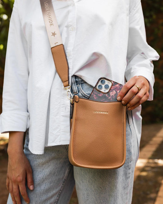 Louenhide Parker Phone Crossbody Bag | Camel