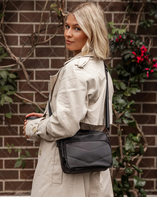 Louenhide London Camera Crossbody Bag | Black