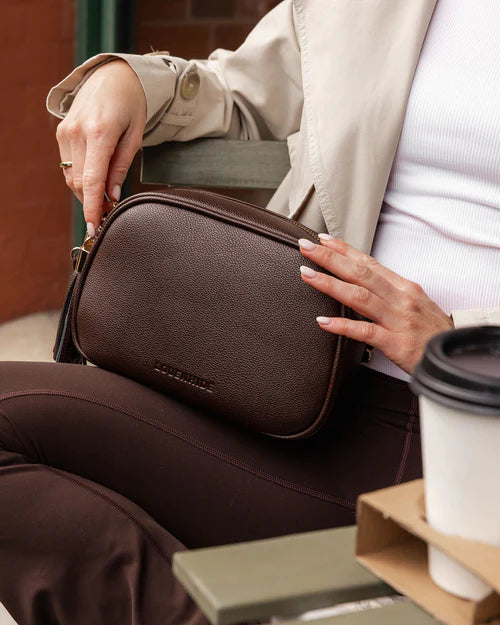 Louenhide Jacinta Gia Crossbody Bag | Chocolate