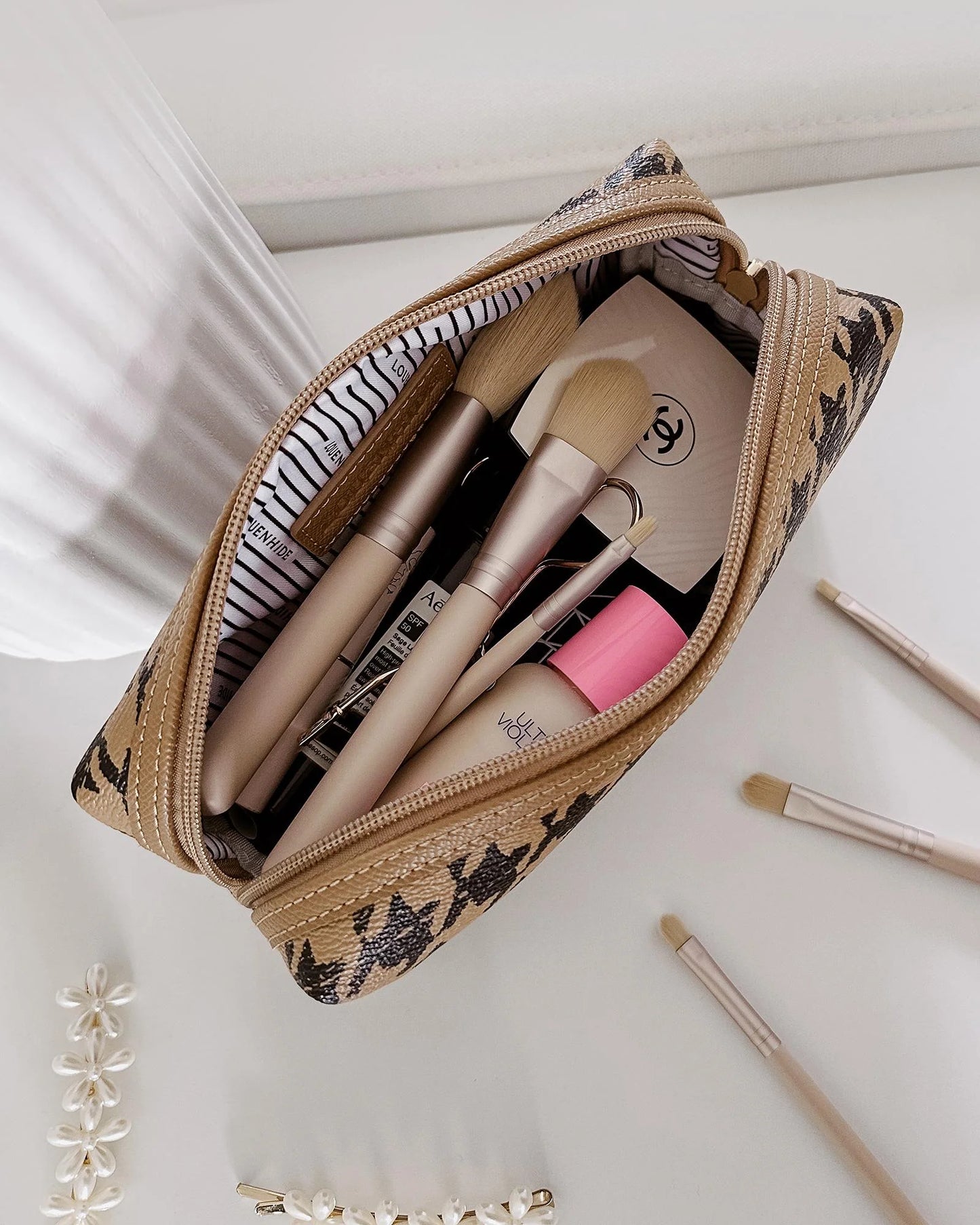 Louenhide Brianna Makeup Bag | Houndstooth Camel incl. 6 Brushes