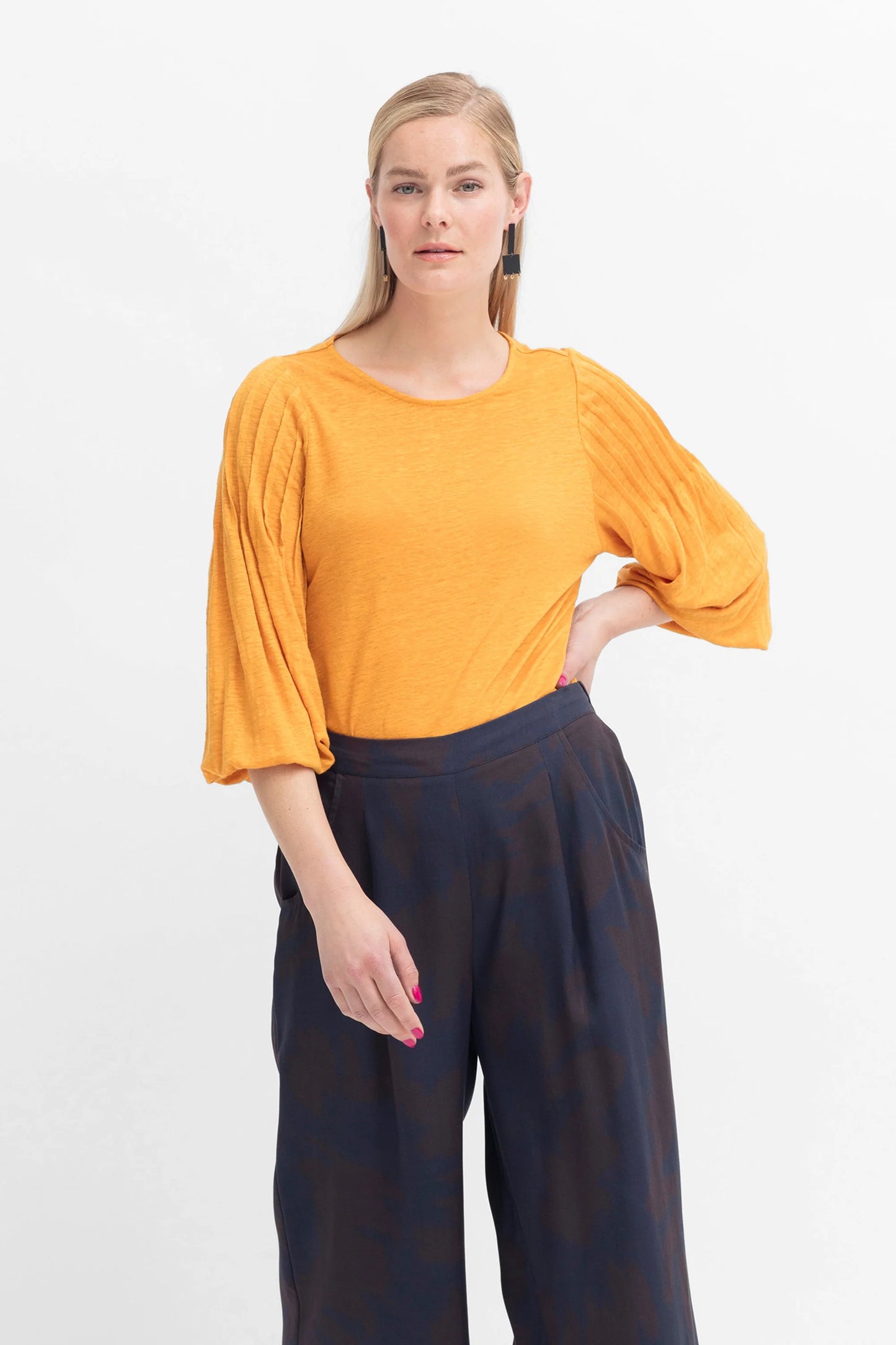 Elk Darja Linen Tshirt- Turmeric