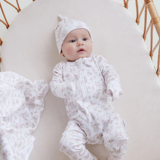 Aster & Oak Woodland Mouse Knot Hat