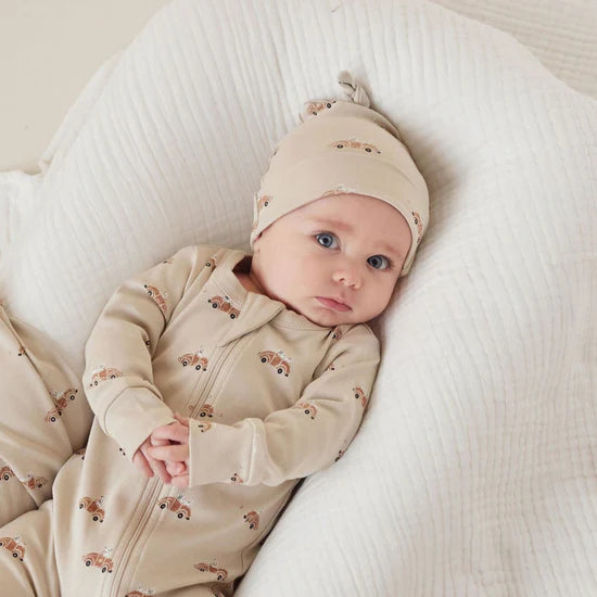 Aster & Oak Classic Car Knot Hat