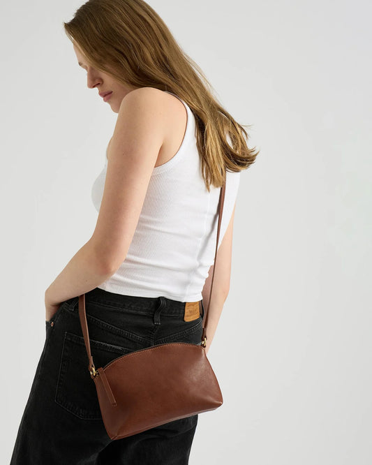 Juju & Co. Cleo Crossbody Cognac