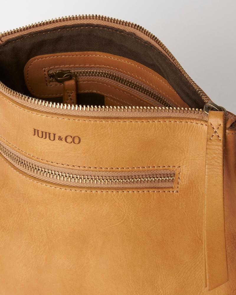 Juju & Co. Large Essential Pouch | Tan