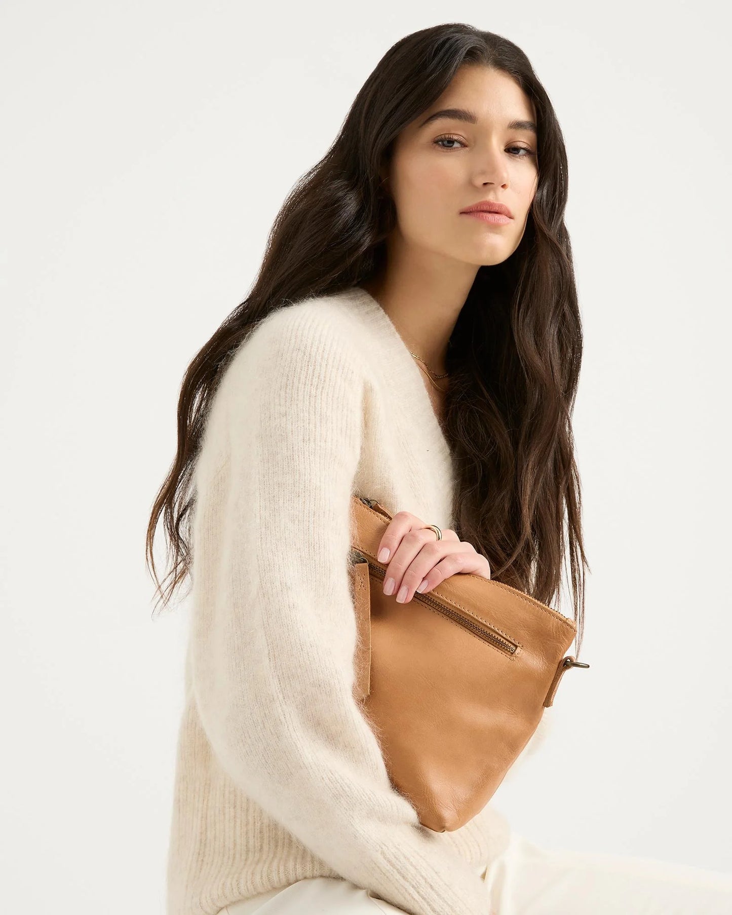 Juju & Co. Large Essential Pouch | Tan