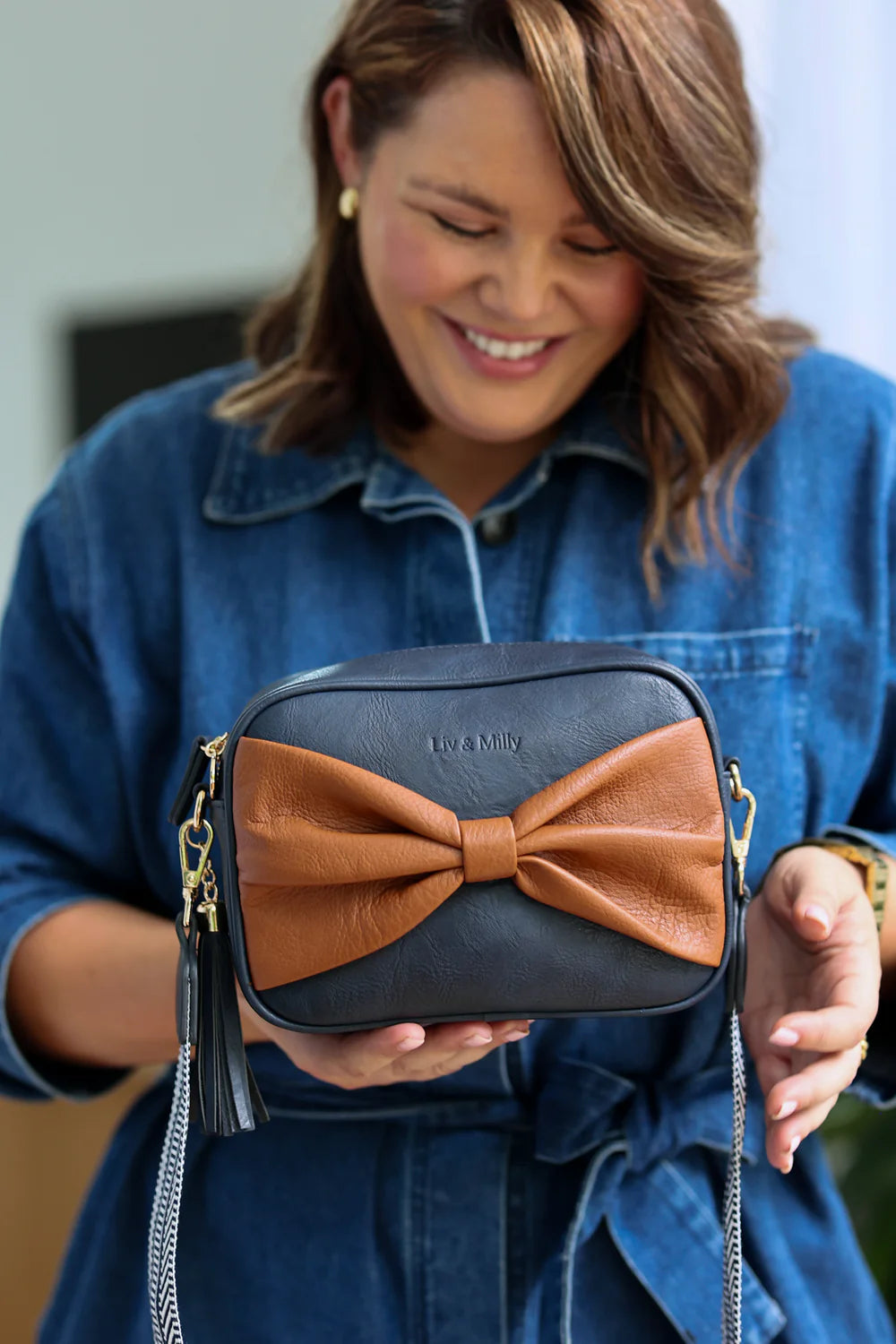 Sally with a Bow | Navy/Tan
