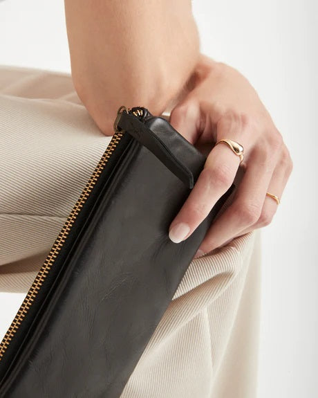 Juju & Co. Large Capri Wallet- Black