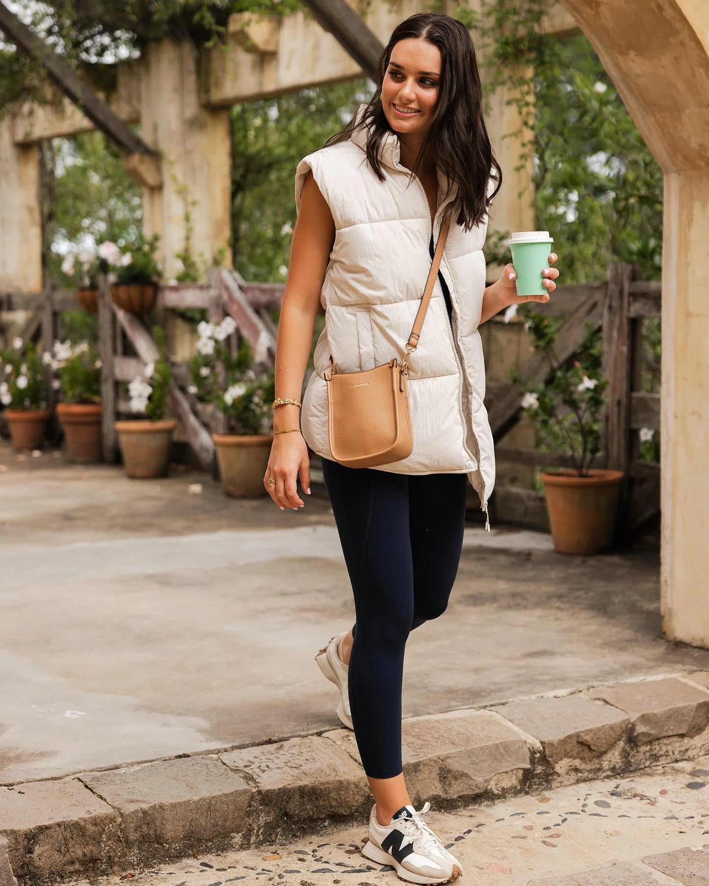 Louenhide Parker Phone Crossbody Bag - Camel