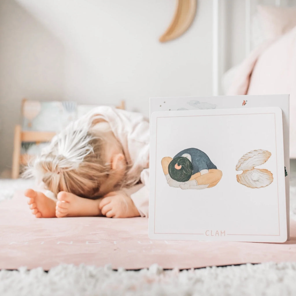 Mindful & Co. Yoga Flash Cards