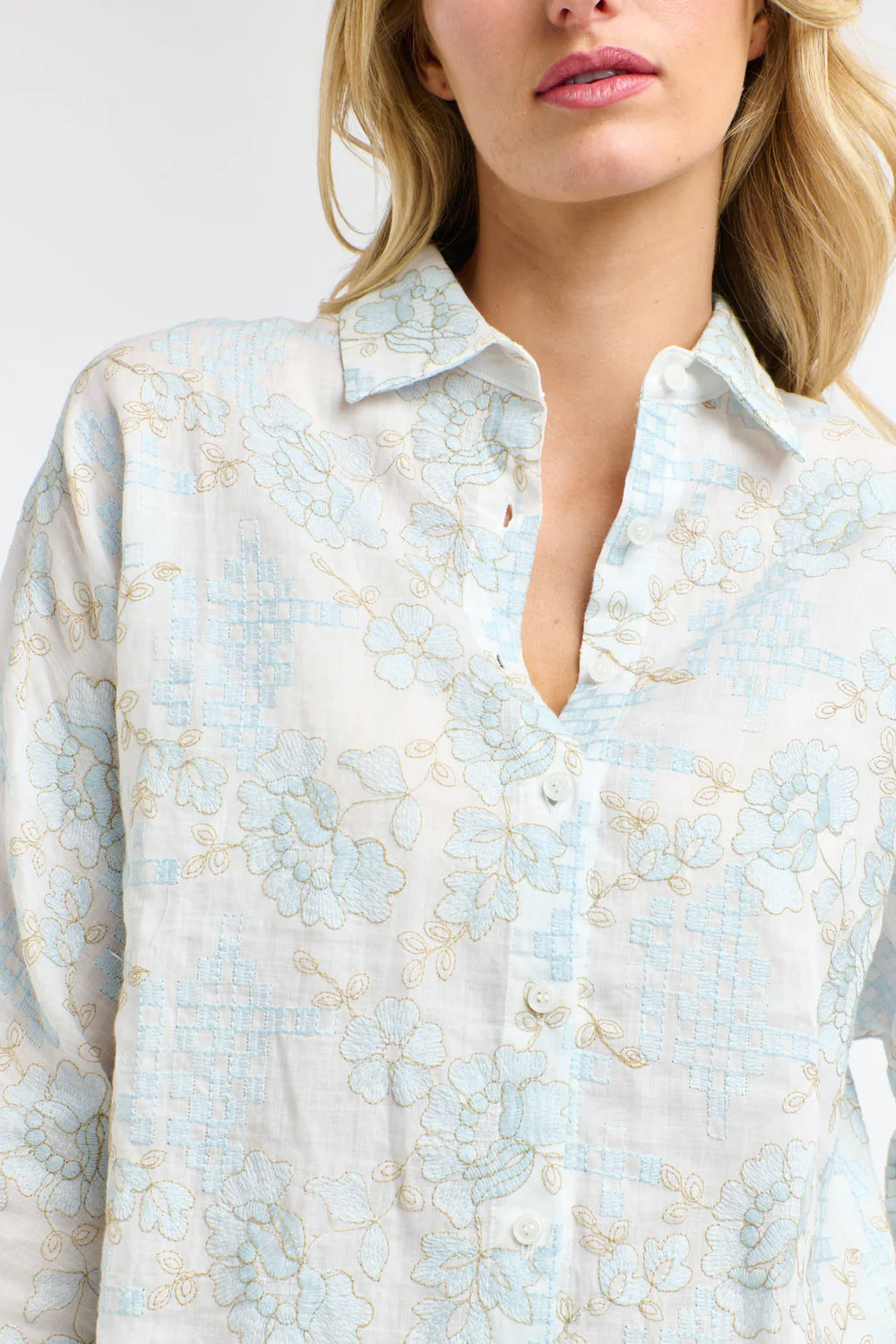 Amelia Embroidered Shirt - White/Light Blue