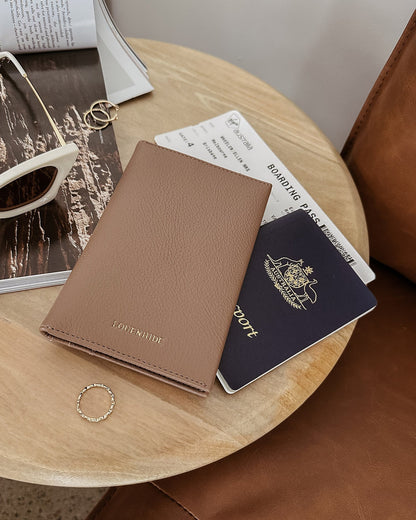 Louenhide Venice Passport Holder | Mocha