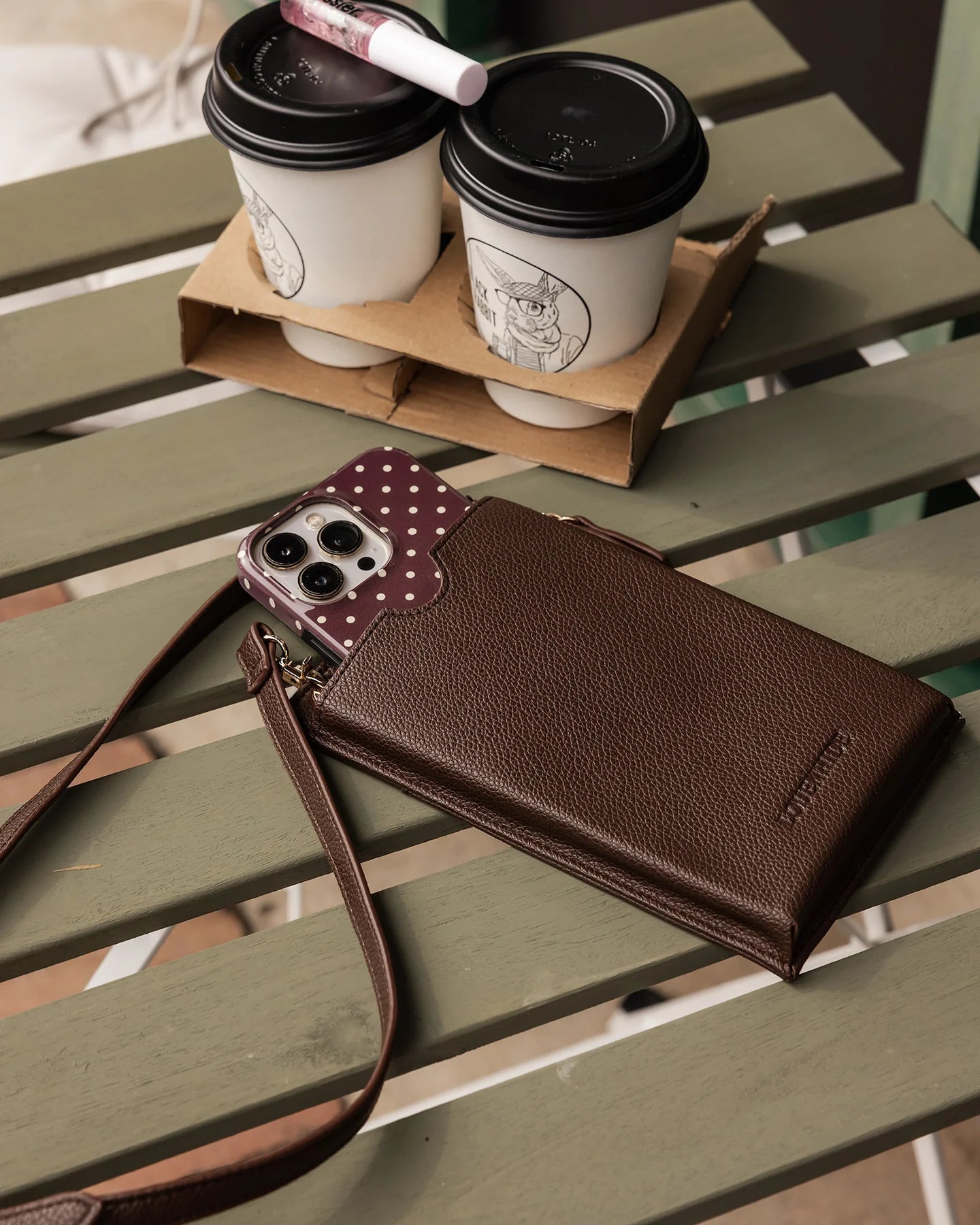 Louenhide Suki Phone Bag | Chocolate