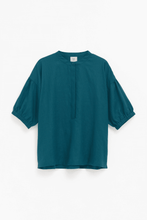 Load image into Gallery viewer, Strom Linen Shirt- Peacock
