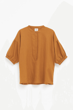 Load image into Gallery viewer, Strom Linen Shirt- Honey Gold
