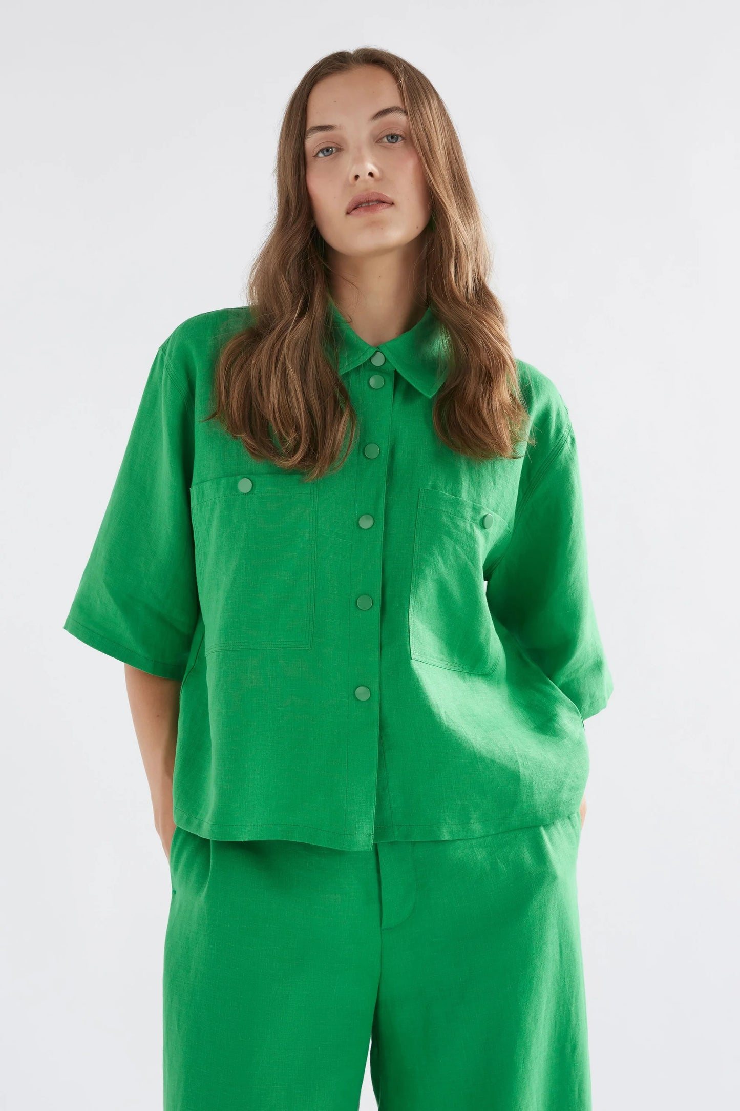 Elk Nayte Linen Shirt | Vine Green