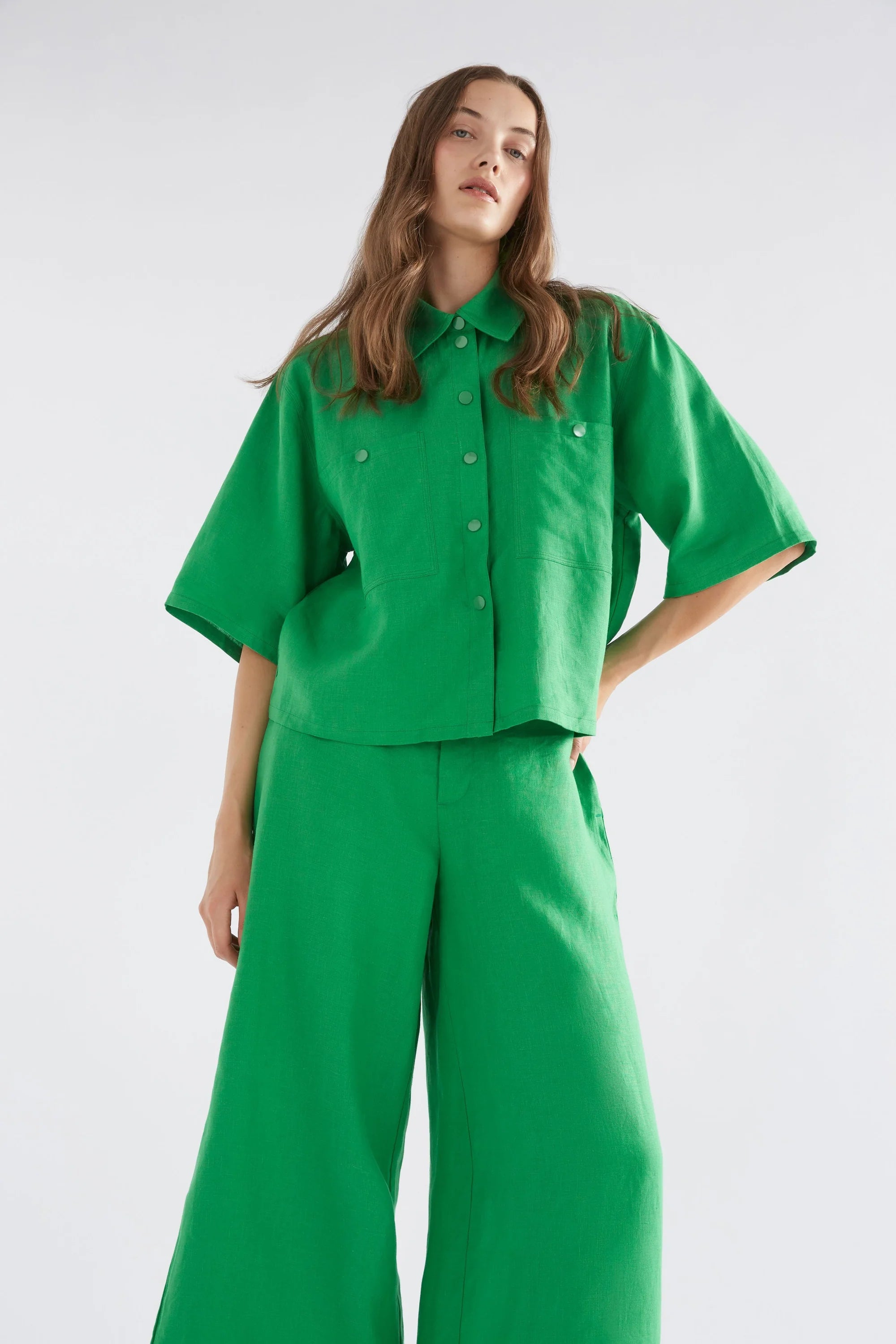 Elk Nayte Linen Shirt | Vine Green