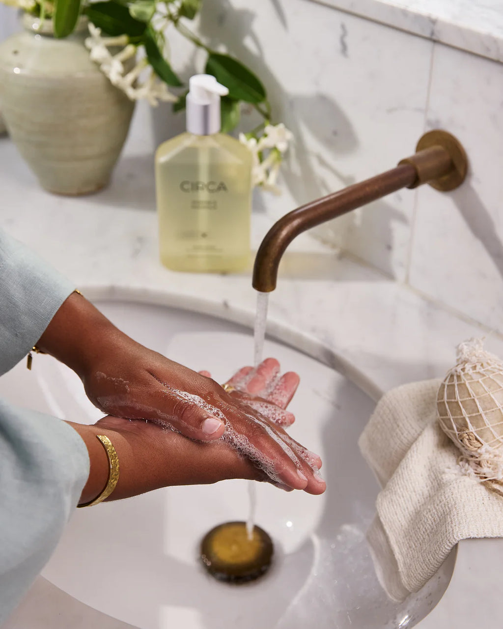 Circa Alchemy White Tea & Wild Mint Hand Wash- 450mL