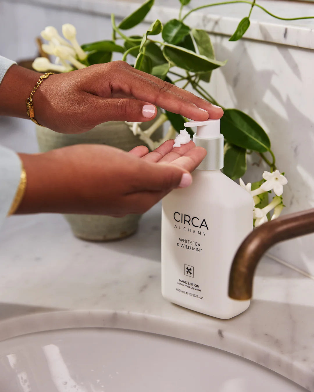 Circa Alchemy White Tea & Wild Mint Hand Lotion- 450mL