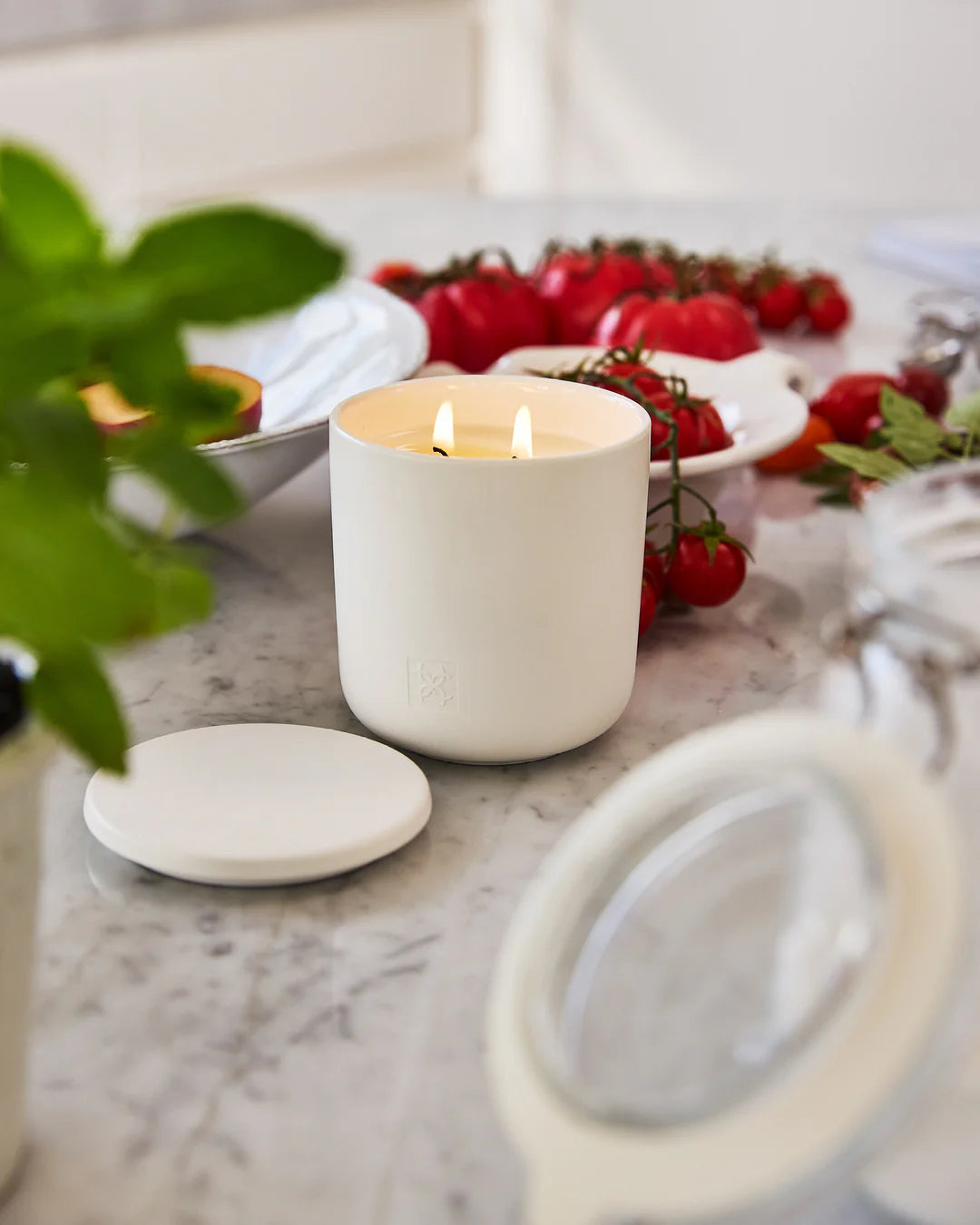 Circa Amber & Sandalwood Soy Candle 300g