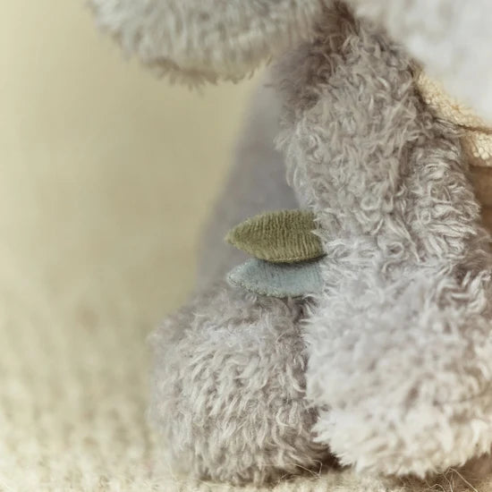 Safari Friends Cuddle Elephant