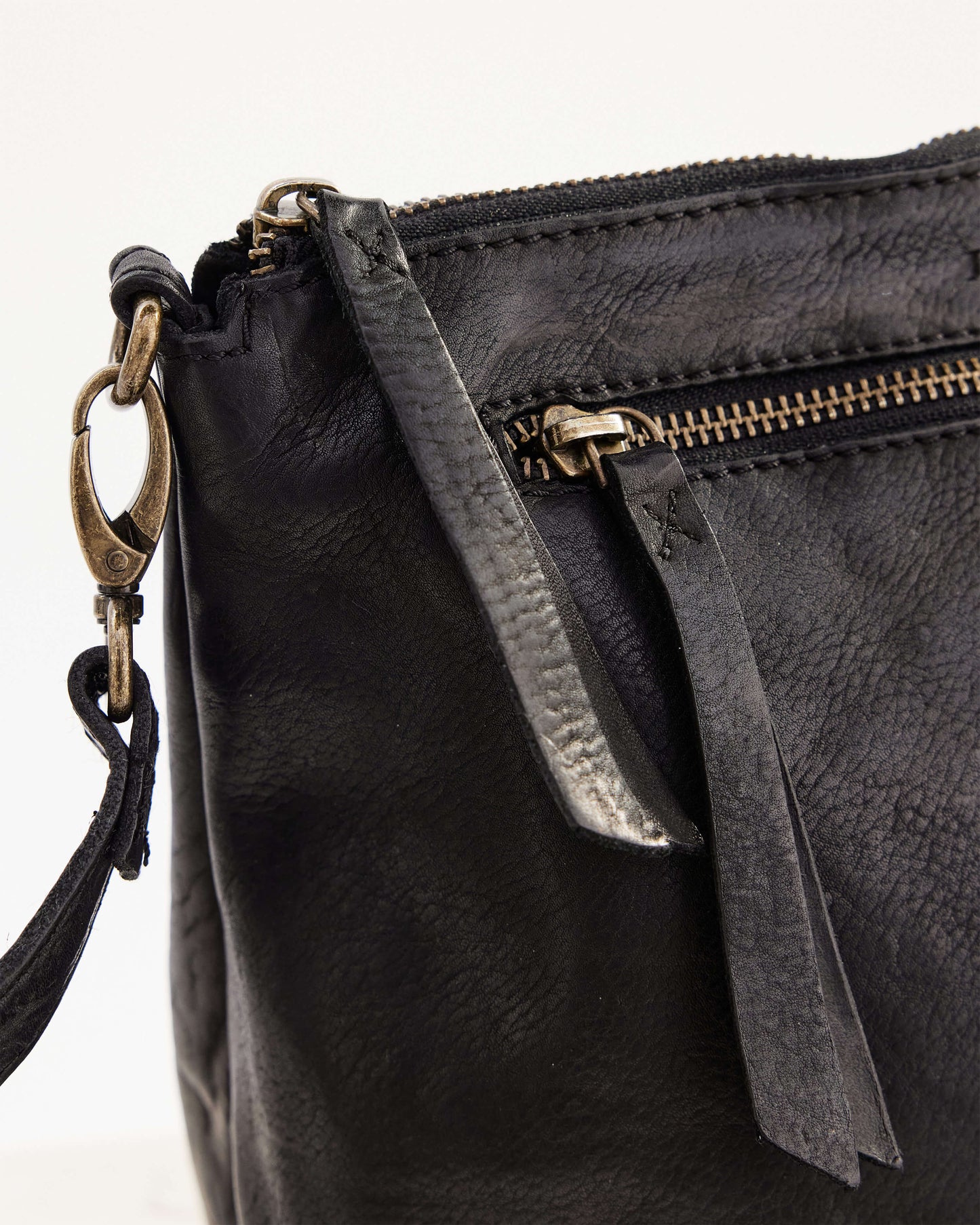 Juju & Co. Large Essential Pouch | Black
