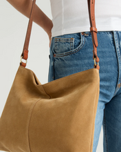 Load image into Gallery viewer, Scout Bag - Camel
