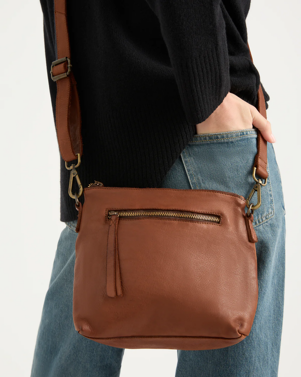 Juju & Co. Large Essential Pouch- Cognac