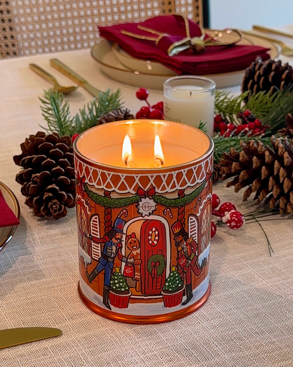 Gingerbread House 380g Candle - 2026 Christmas collection, image 3