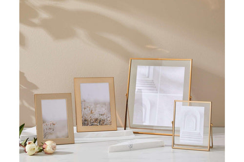Arman gold 5 x 7 photo frame detail