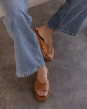 Load image into Gallery viewer, Lauren Leather Slide- Coconut Tan
