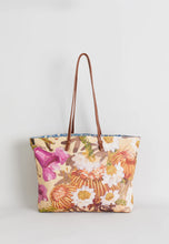 Load image into Gallery viewer, Beach Tote- Floral

